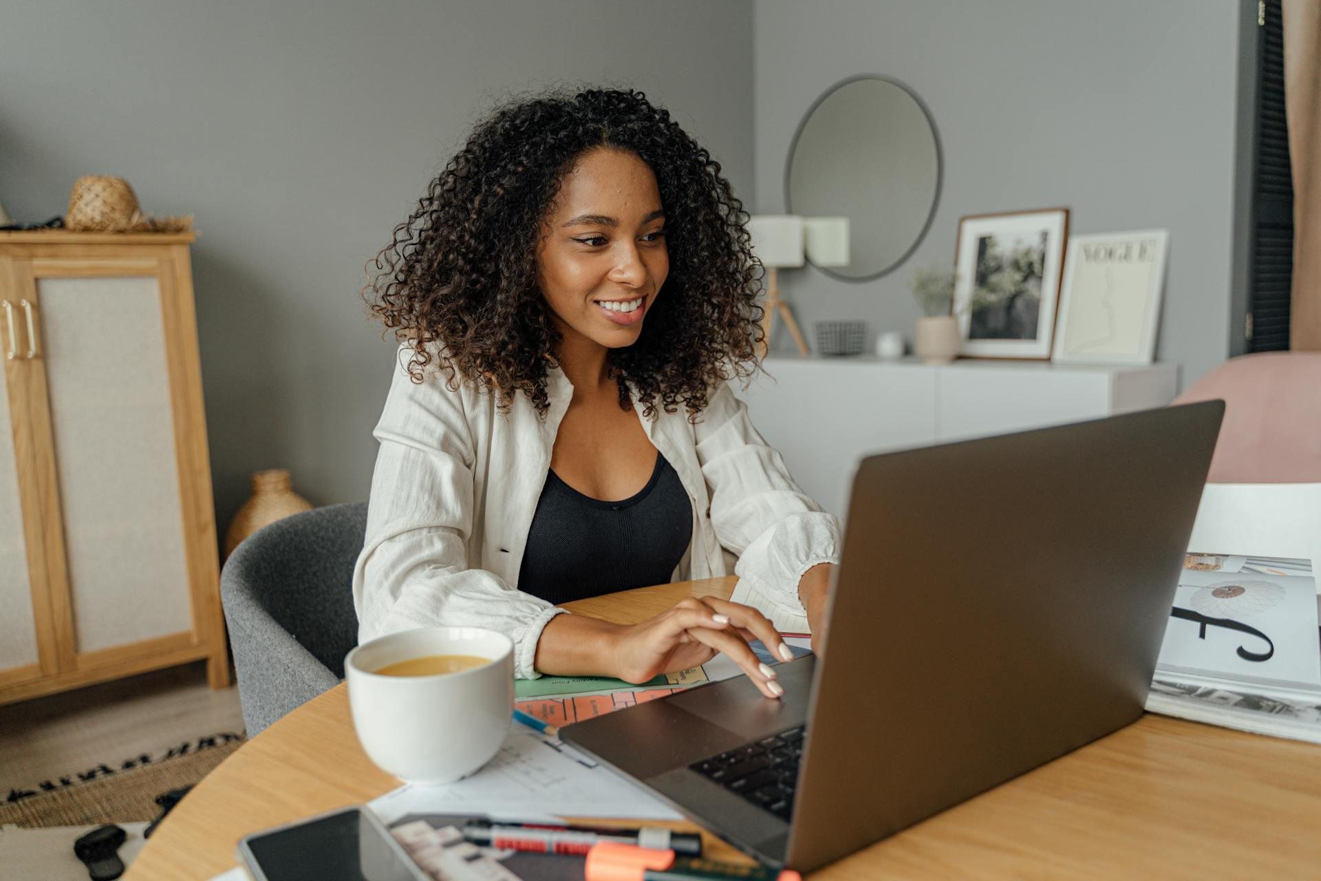 Online Side Hustles in India That Actually Work (2025 Guide)