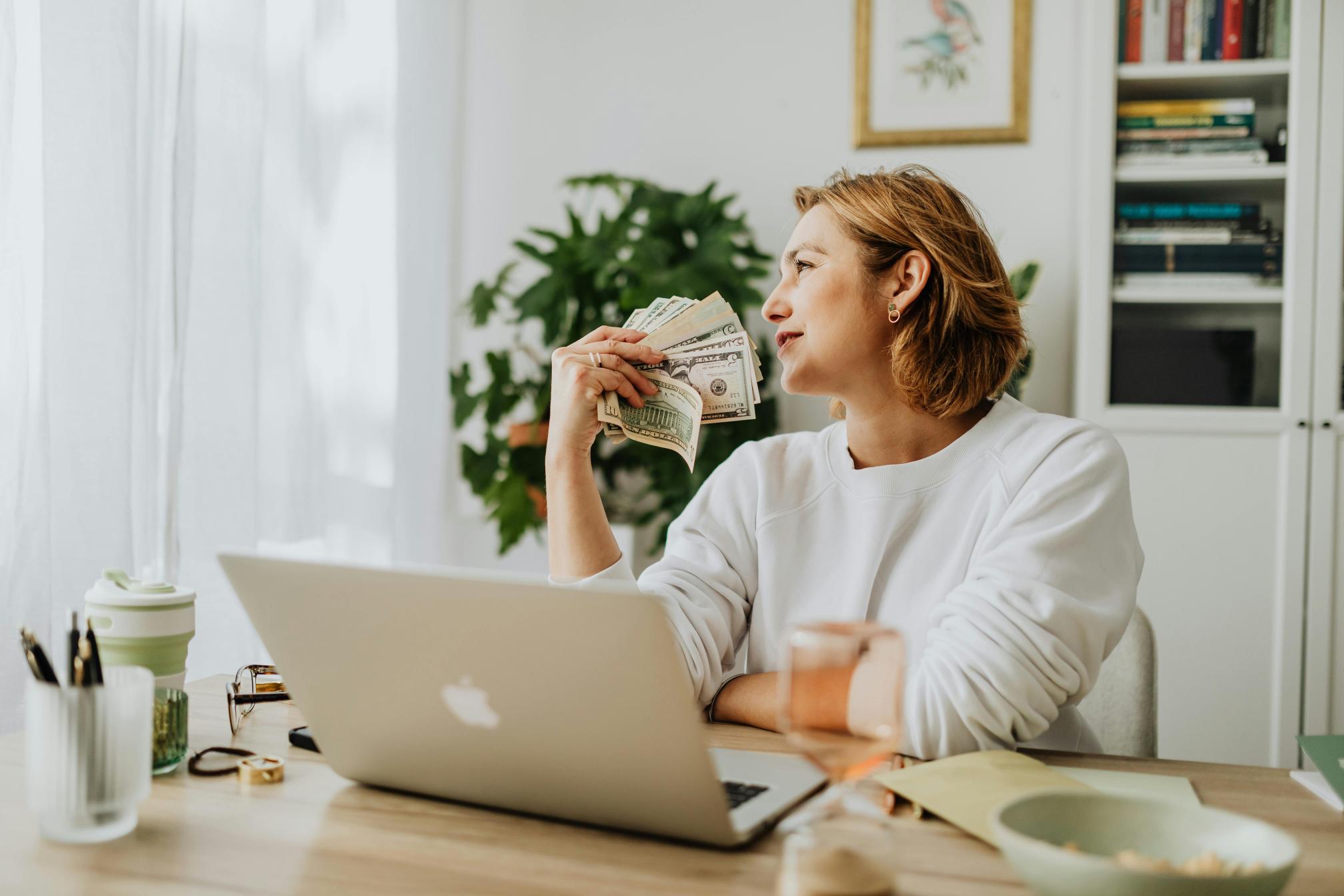 9 Realistic Side Hustle Ideas in India for 2025 | Make Money Online